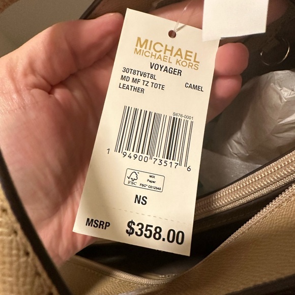 BNWT Michael Kors Voyager Tote - Picture 5 of 5